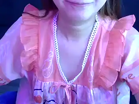 Snapshot of Bee_2k chatting on 09/13/25, 04:45 Bee 2k online show from 09/13/25, 04:45