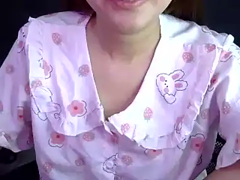 Snapshot of Bee_2k chatting on 09/17/25, 04:47 Bee 2k online show from 09/17/25, 04:47