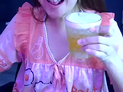 Snapshot of Bee_2k chatting on 09/25/25, 04:38 Bee 2k online show from 09/25/25, 04:38