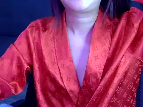 Snapshot of Bee_2k chatting on 10/07/25, 04:31 Bee 2k online show from 10/07/25, 04:31