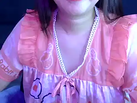 Snapshot of Bee_2k chatting on 10/09/25, 04:43 Bee 2k online show from 10/09/25, 04:43