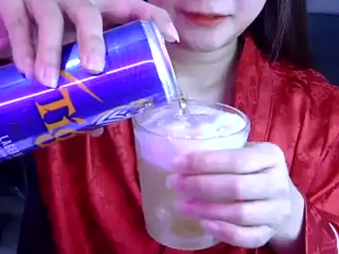 Snapshot of Bee_2k chatting on 02/09/26, 05:11 Bee 2k online show from 02/09/26, 05:11