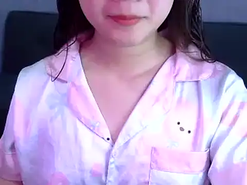 Snapshot of Bee_2k chatting on 02/28/26, 04:35 Bee 2k online show from 02/28/26, 04:35