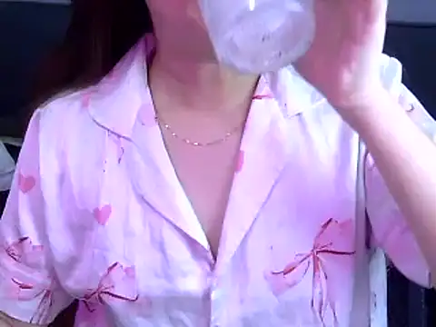 Bee 2k online show from 04/18/26, 04:38