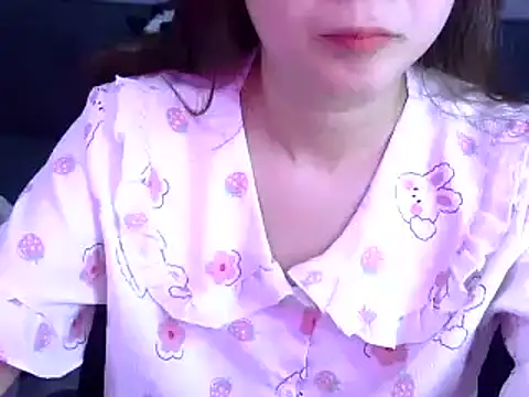 Snapshot of Bee_2k chatting on 06/04/26, 04:18 Bee 2k online show from 06/04/26, 04:18