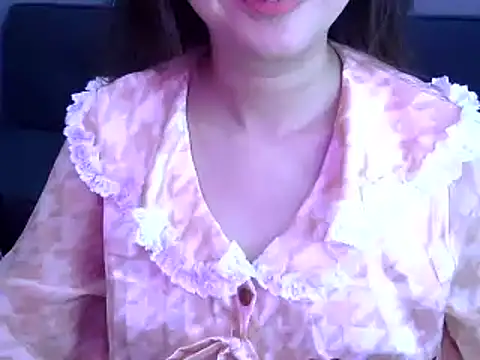 Snapshot of Bee_2k chatting on 06/05/26, 04:30 Bee 2k online show from 06/05/26, 04:30