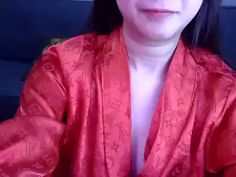 Snapshot of Bee_2k chatting on 07/10/26, 04:28 Bee 2k online show from 07/10/26, 04:28
