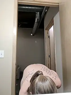 eatmeplease44 online show from 03/05/25, 11:17