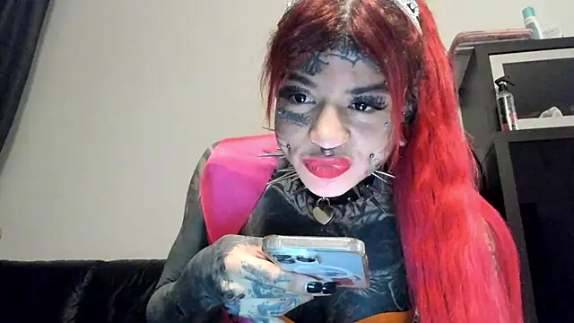 Snapshot of tamarapervert chatting on 02/13/25, 05:01 tamarapervert online show from 02/13/25, 05:01