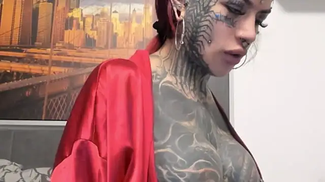 Snapshot of tamarapervert chatting on 10/25/25, 04:35 tamarapervert online show from 10/25/25, 04:35