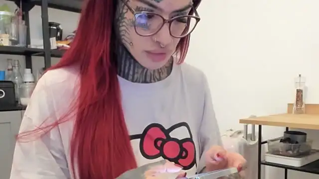 Snapshot of tamarapervert chatting on 12/22/25, 09:50 tamarapervert online show from 12/22/25, 09:50