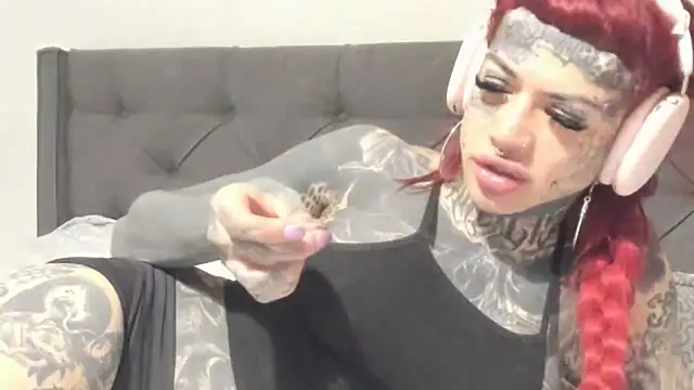 Snapshot of tamarapervert chatting on 02/27/26, 10:54 tamarapervert online show from 02/27/26, 10:54