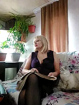 Snapshot of IrmaRose chatting on 11/30/25, 05:55 IrmaRose online show from 11/30/25, 05:55