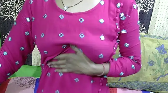 Indian Horny Wife online show from 01/17/25, 08:33