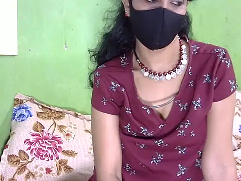 Indian Horny Wife online show from 03/24/26, 06:18
