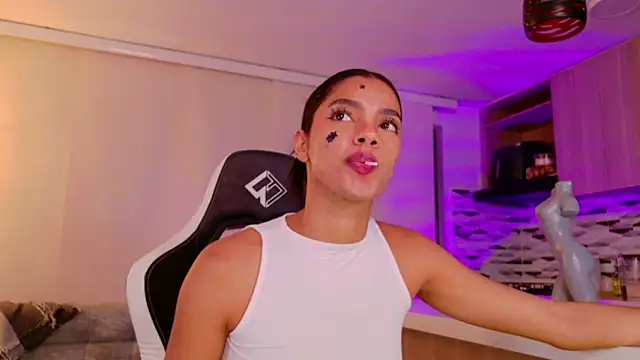 liagirl cute online show from 02/28/26, 04:24