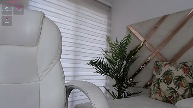 Snapshot of kimara_lion chatting on 01/11/25, 12:40 kimara lion online show from 01/11/25, 12:40