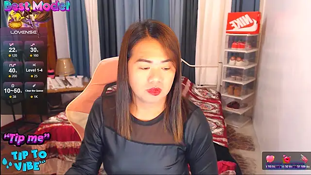 Snapshot of MagnificatMistress chatting on 12/16/25, 08:36 MagnificatMistress online show from 12/16/25, 08:36