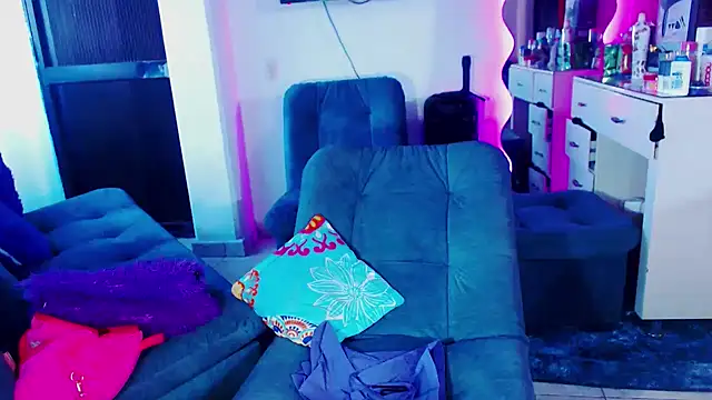 violet bigcock774 online show from 02/27/25, 08:09