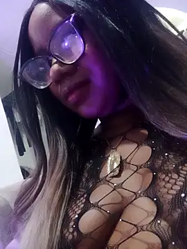 EmilyyRosee  online show from 04/15/26, 05:03