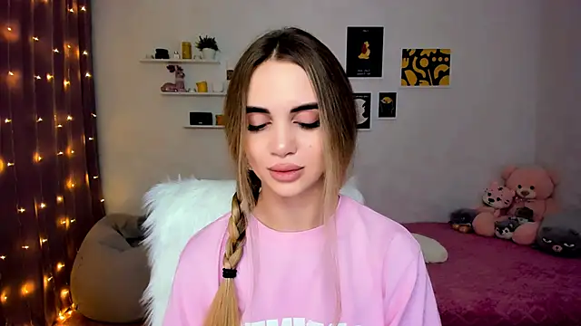 Snapshot of aPieceOfJoy chatting on 12/07/24, 11:45 aPieceOfJoy online show from 12/07/24, 11:45