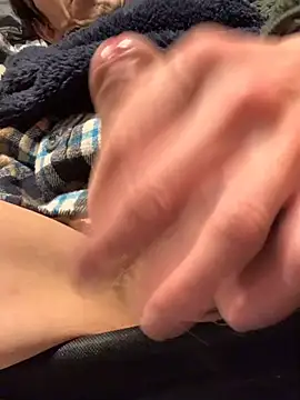 Snapshot of Senzuri_kun chatting on 12/21/24, 02:26 Senzuri kun online show from 12/21/24, 02:26