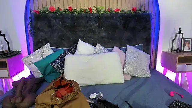 Karlagonzales  online show from 03/26/26, 06:46