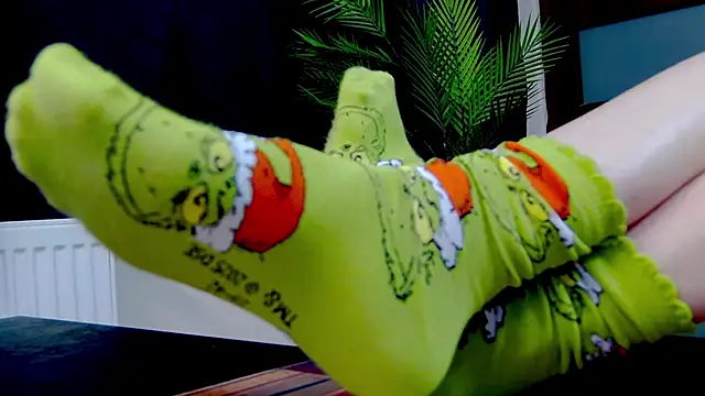 karo123421 online show from 12/18/25, 09:54