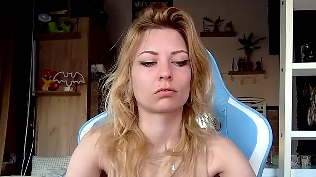 karo123421 online show from 03/12/26, 04:51