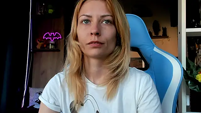 karo123421 online show from 03/24/26, 05:45