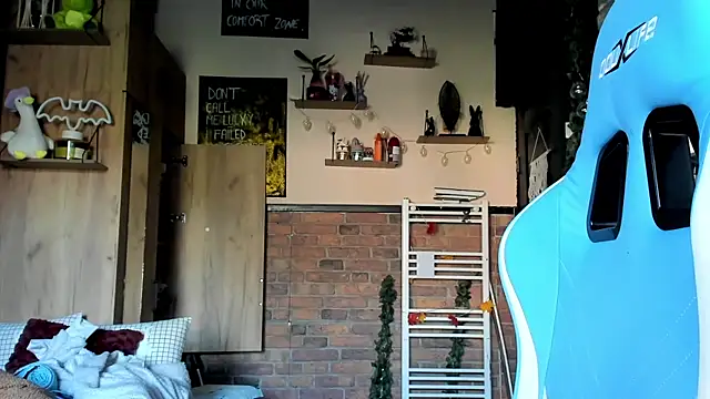 karo123421 online show from 04/09/26, 06:19