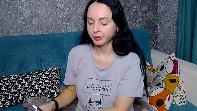 Brilliant Doll online show from 11/24/25, 02:22