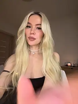 Snapshot of xDinnax chatting on 11/02/25, 01:24 xDinnax online show from 11/02/25, 01:24