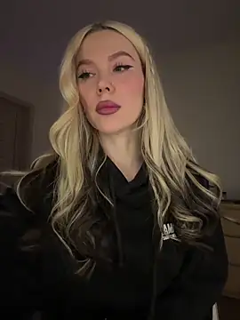 xDinnax online show from 04/18/26, 07:18