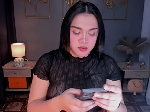 Snapshot of MaxeneCullens chatting on 11/04/25, 02:54 MaxeneCullens online show from 11/04/25, 02:54