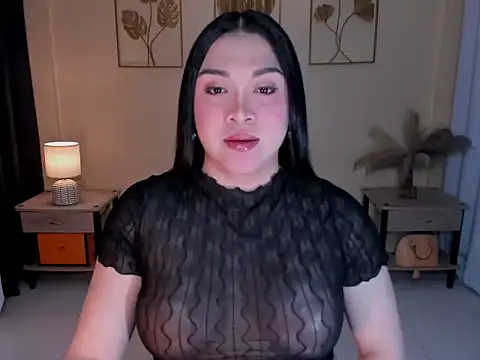 Snapshot of MaxeneCullens chatting on 12/16/25, 01:43 MaxeneCullens online show from 12/16/25, 01:43