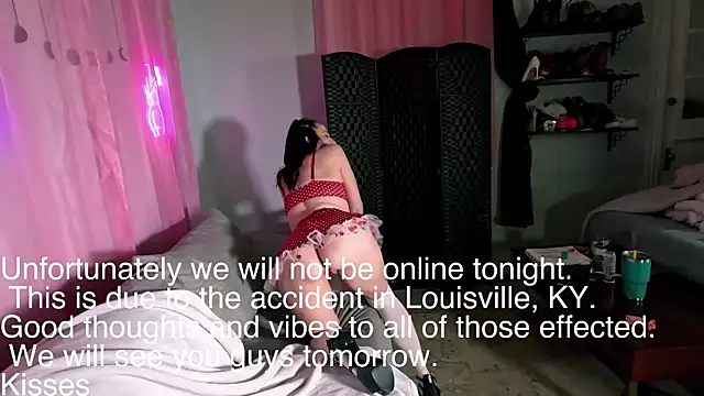 Snapshot of RhiCon chatting on 11/05/25, 04:12 RhiCon online show from 11/05/25, 04:12