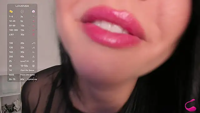 Veronicalanx1 online show from 10/29/25, 12:18