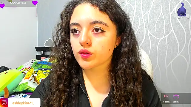 Snapshot of AshleyKim_ chatting on 11/06/25, 12:11 AshleyKim online show from 11/06/25, 12:11