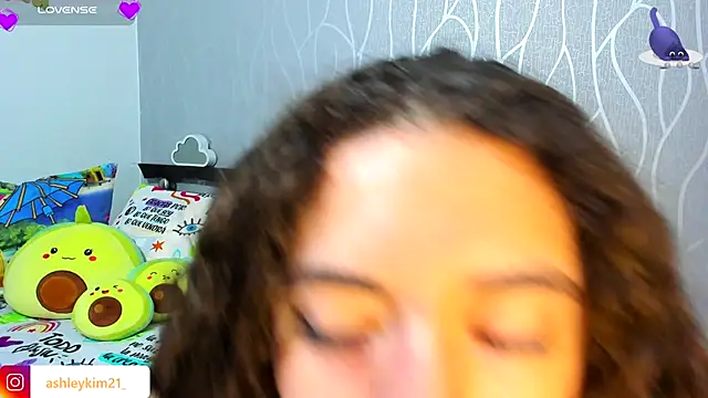 Snapshot of AshleyKim_ chatting on 11/15/25, 11:21 AshleyKim online show from 11/15/25, 11:21