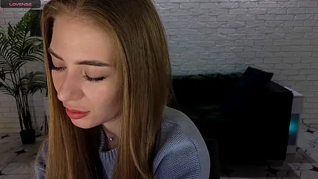 Adelyna Bird online show from 10/03/25, 06:32