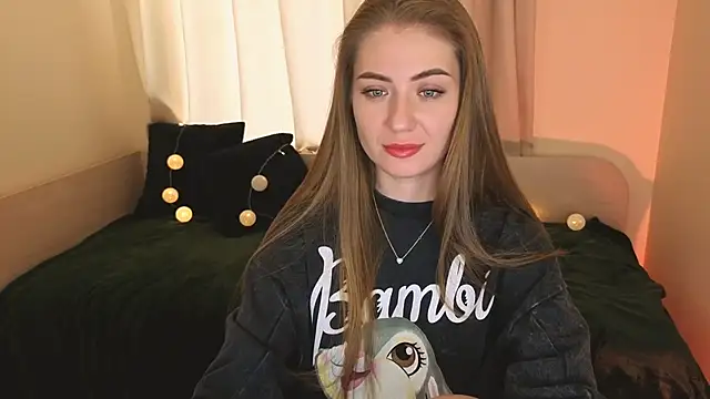 Adelyna Bird online show from 12/02/25, 07:36