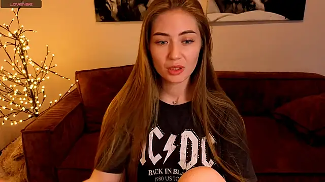 Adelyna Bird online show from 06/29/26, 11:10