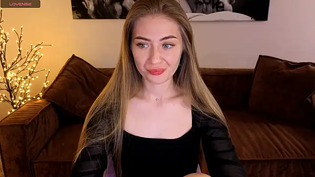 Adelyna Bird online show from 07/27/26, 07:15