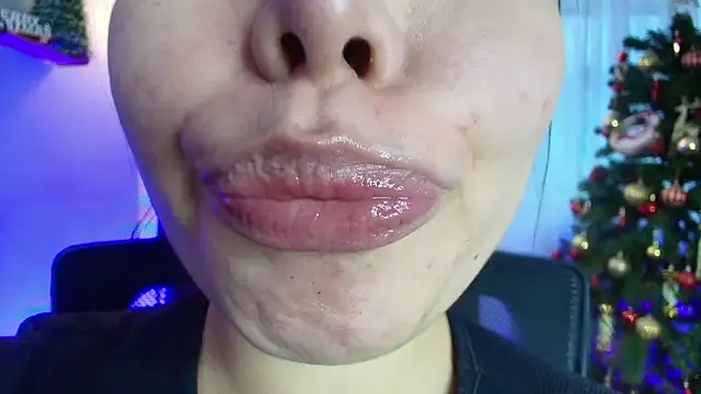 lisbet21x online show from 12/28/24, 10:13