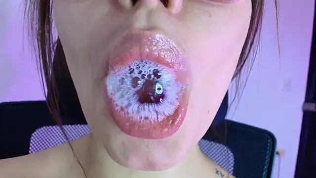 lisbet21x online show from 11/24/25, 10:31