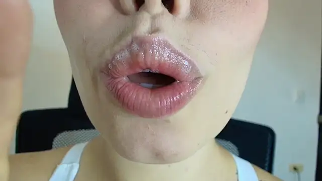 lisbet21x online show from 11/28/25, 08:00