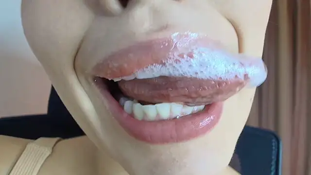 lisbet21x online show from 04/11/26, 09:30