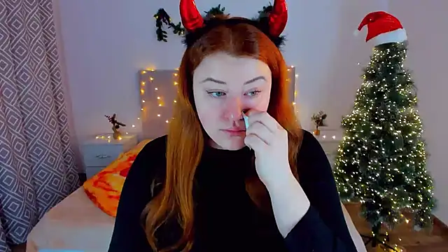 Snapshot of PolinaSalvatore chatting on 12/25/24, 01:20 PolinaSalvatore online show from 12/25/24, 01:20