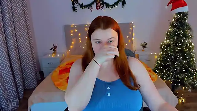 Snapshot of PolinaSalvatore chatting on 12/25/24, 03:28 PolinaSalvatore online show from 12/25/24, 03:28